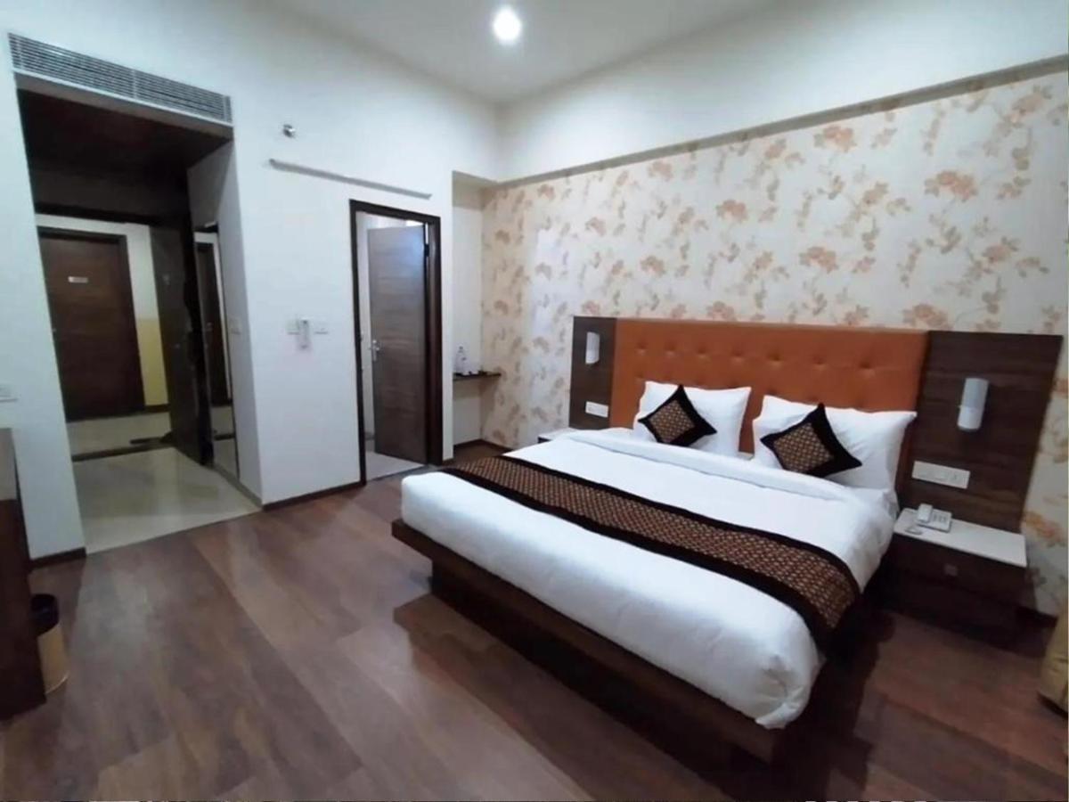 Hotel Citi Inn Grande Zirakpur Ngoại thất bức ảnh