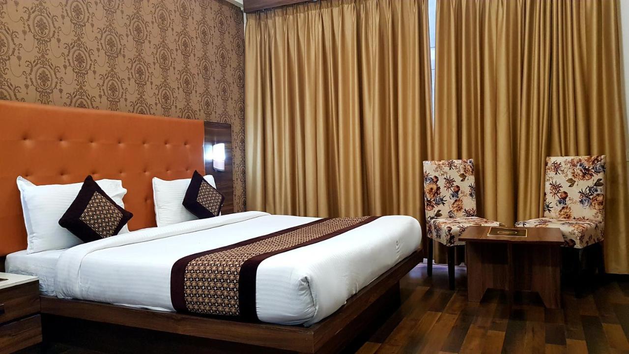 Hotel Citi Inn Grande Zirakpur Ngoại thất bức ảnh